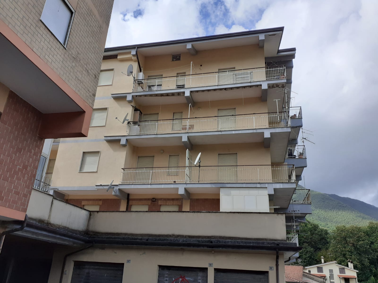 https://www.progettocasa1.it/immagini_immobili/02-10-2020/appartamento-vendita-montelanico-roma-via-della-libert-305.jpg