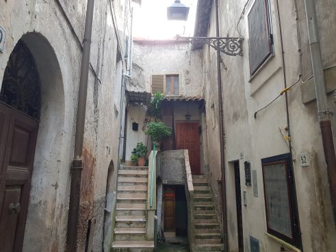 https://www.progettocasa1.it/immagini_immobili/04-06-2020/appartamento-vendita-montelanico-roma-via-corte-vecchia-64-258.jpg