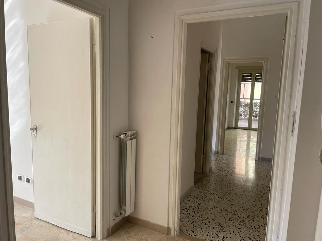 https://www.progettocasa1.it/immagini_immobili/22-09-2022/appartamento-vendita-colleferro-roma-via-petrarca-781.jpg